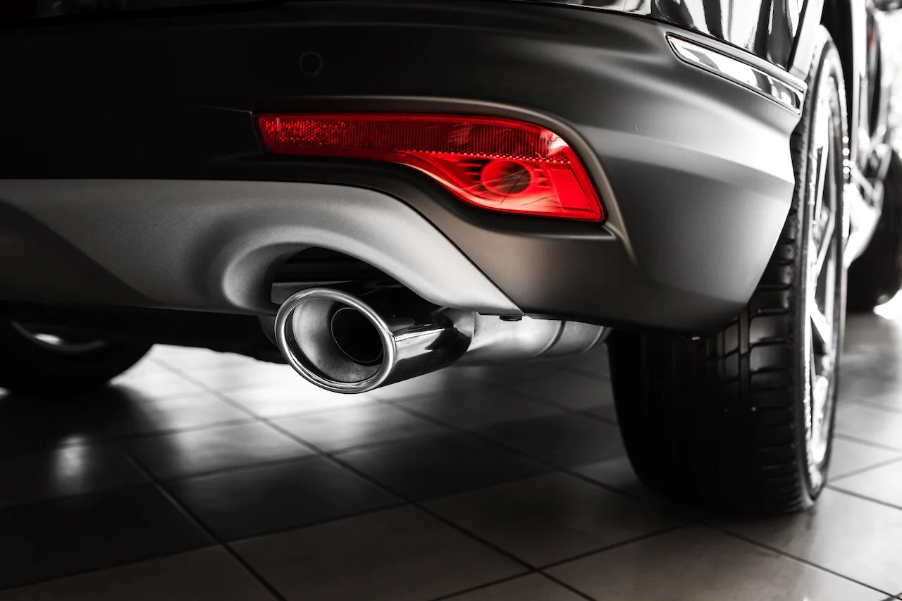Signs That Your Car Needs a New Exhaust System - Infographic
