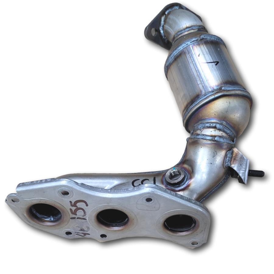 2014 - 2016 Toyota Highlander Catalytic Converter bottom view